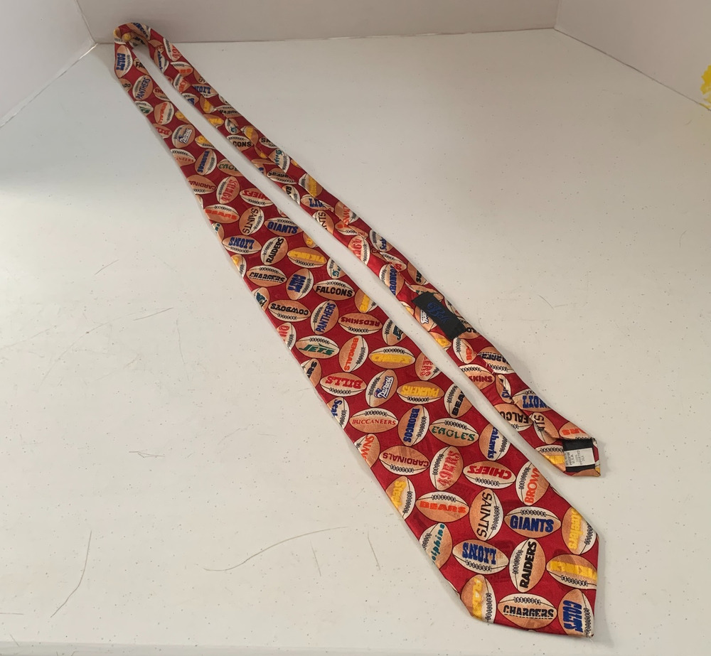 Belk NFL Team Tie Football Team Logos 100% Silk Made In USA 4 X 56